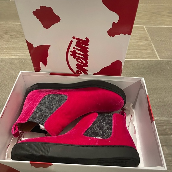 Venettini Fuchsia Ankle Boots - Picture 1 of 8